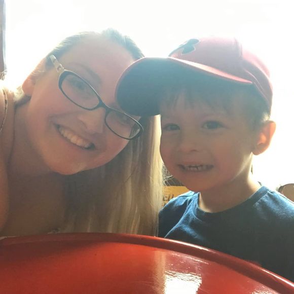 Meet your Posher, Jessica - Picture 1 of 1